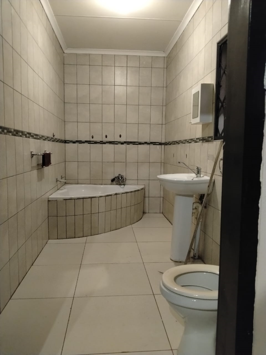 5 Bedroom Property for Sale in Flamwood North West